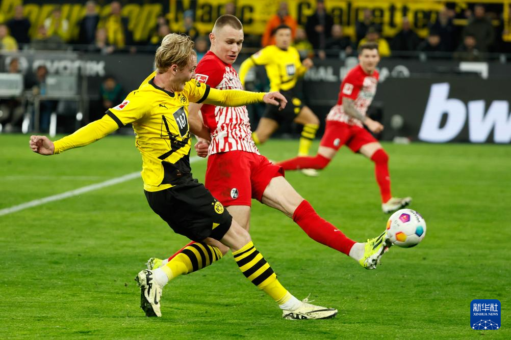 弗赖堡连胜,德国足球联赛追赶势头强劲 弗赖堡连胜,德国足球联赛追赶势头强劲