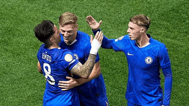 切尔西新赛季开门红,球员信心高涨冠军雄心昂扬 切尔西新赛季开门红,球员信心高涨冠军雄心昂扬