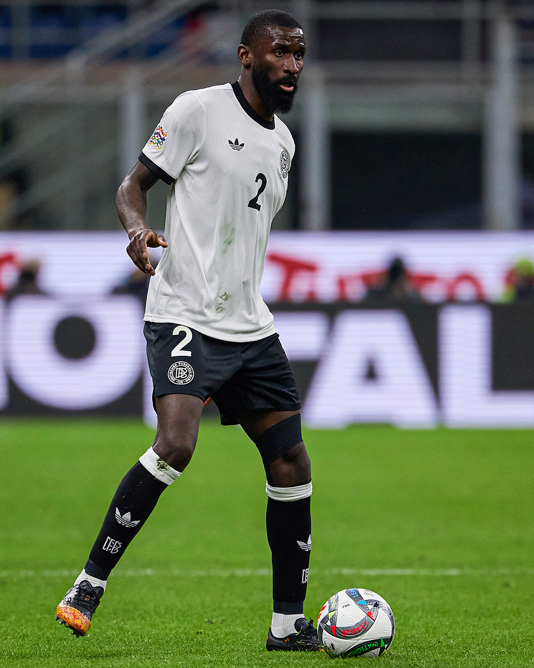 乌克兰绝杀皇马，皮克扛起全队