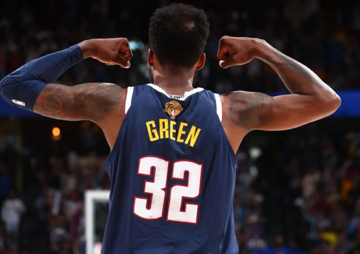 深圳队完胜四川队，范弗利特高光表现