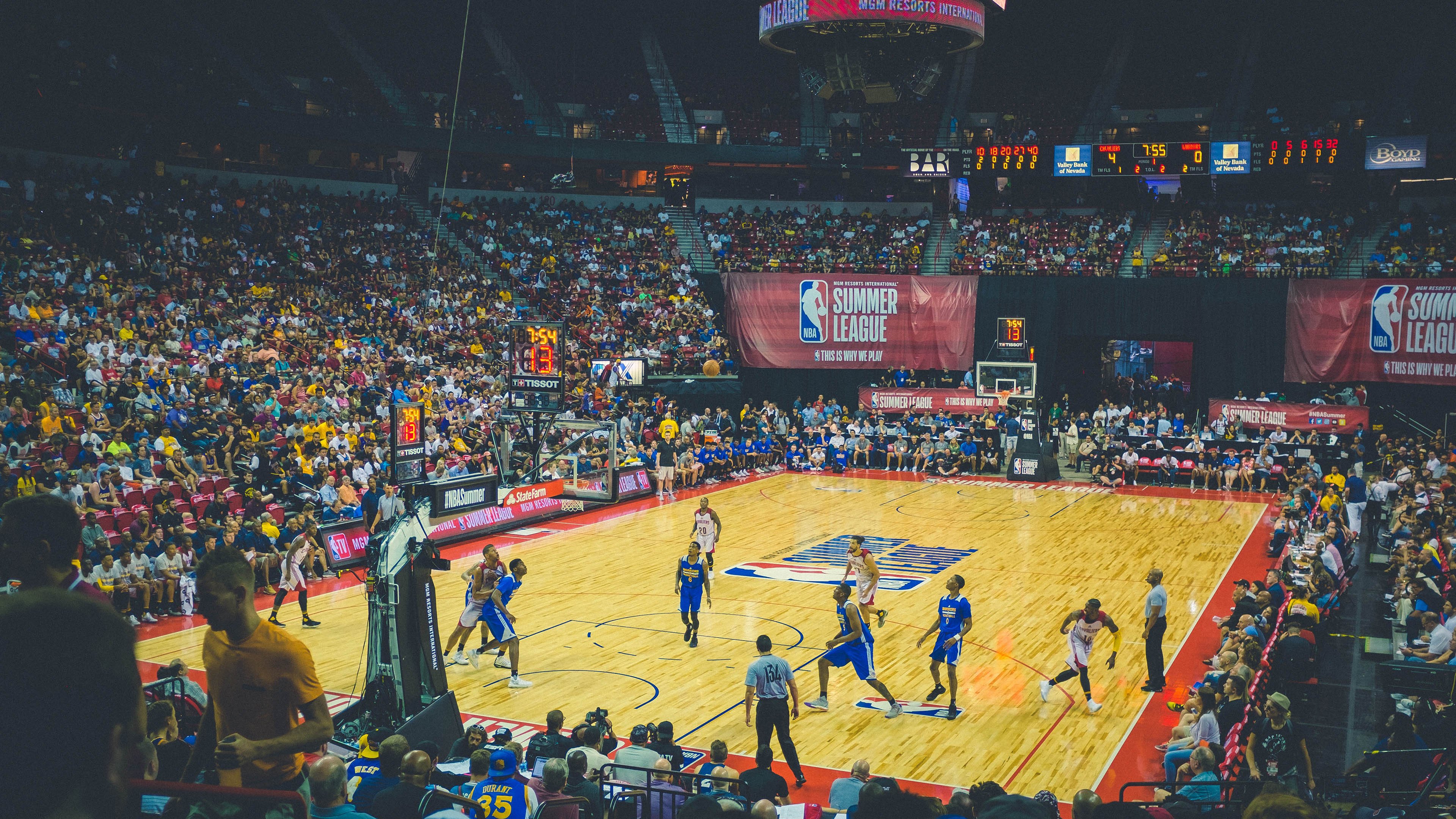 哈登导演局中局，黄蜂蛰伤掘金背后的掌控艺术