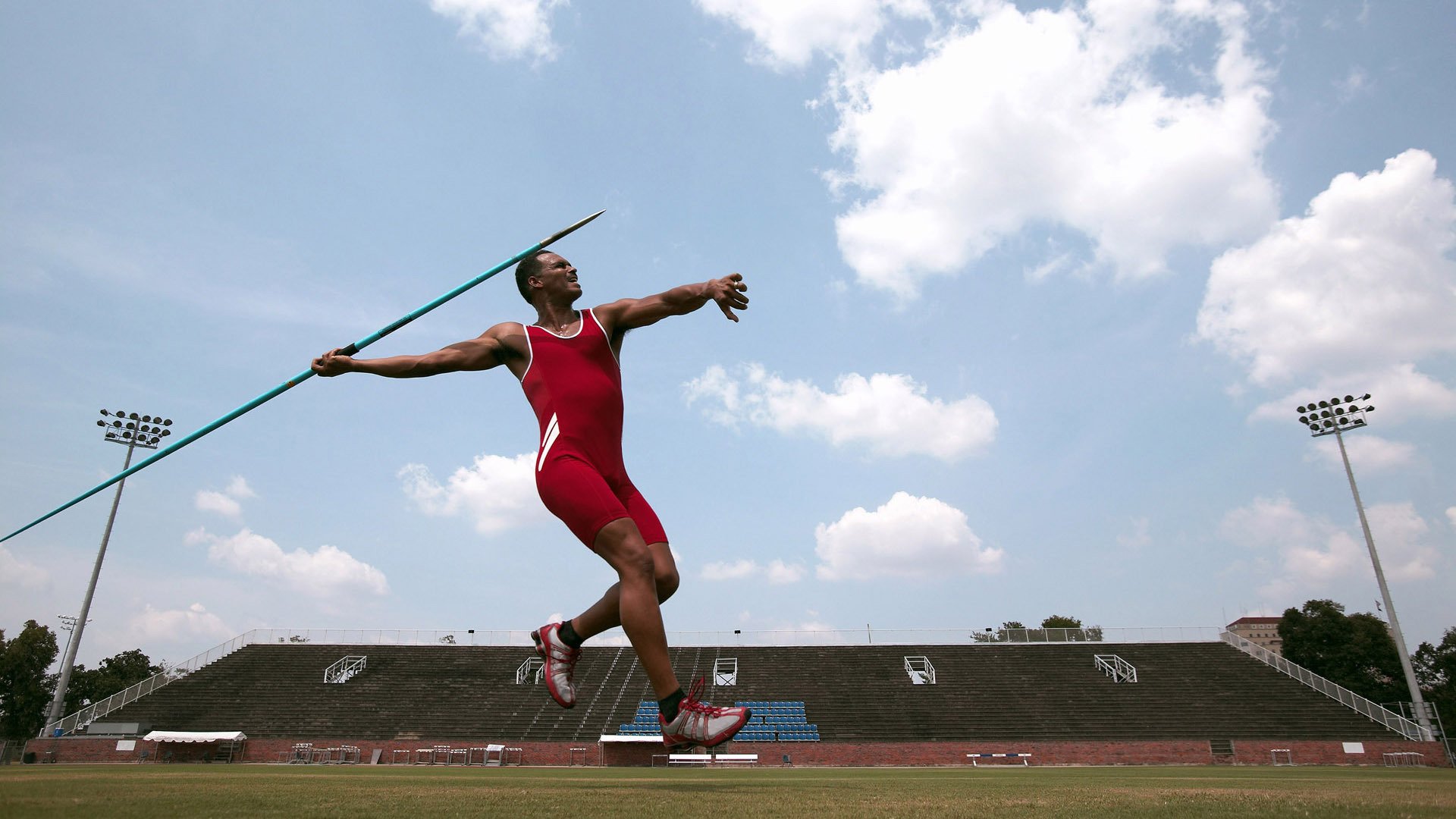 雷速-勇士轻取火箭，赵继伟点燃赛场，一场跨越国界的篮球盛宴